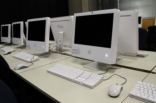 Picture of Mac Computer Lab